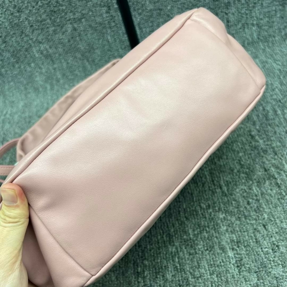 100% Authentic Prada Shoulder Bag 835-102324 - Picture 7 of 15